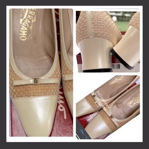Vintage Salvatore Ferragamo 8.5AA Creamy heels GHIOTTA